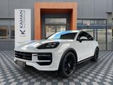 Porsche Cayenne Coupe GTS Leichtbau · Sportp· Burmester
