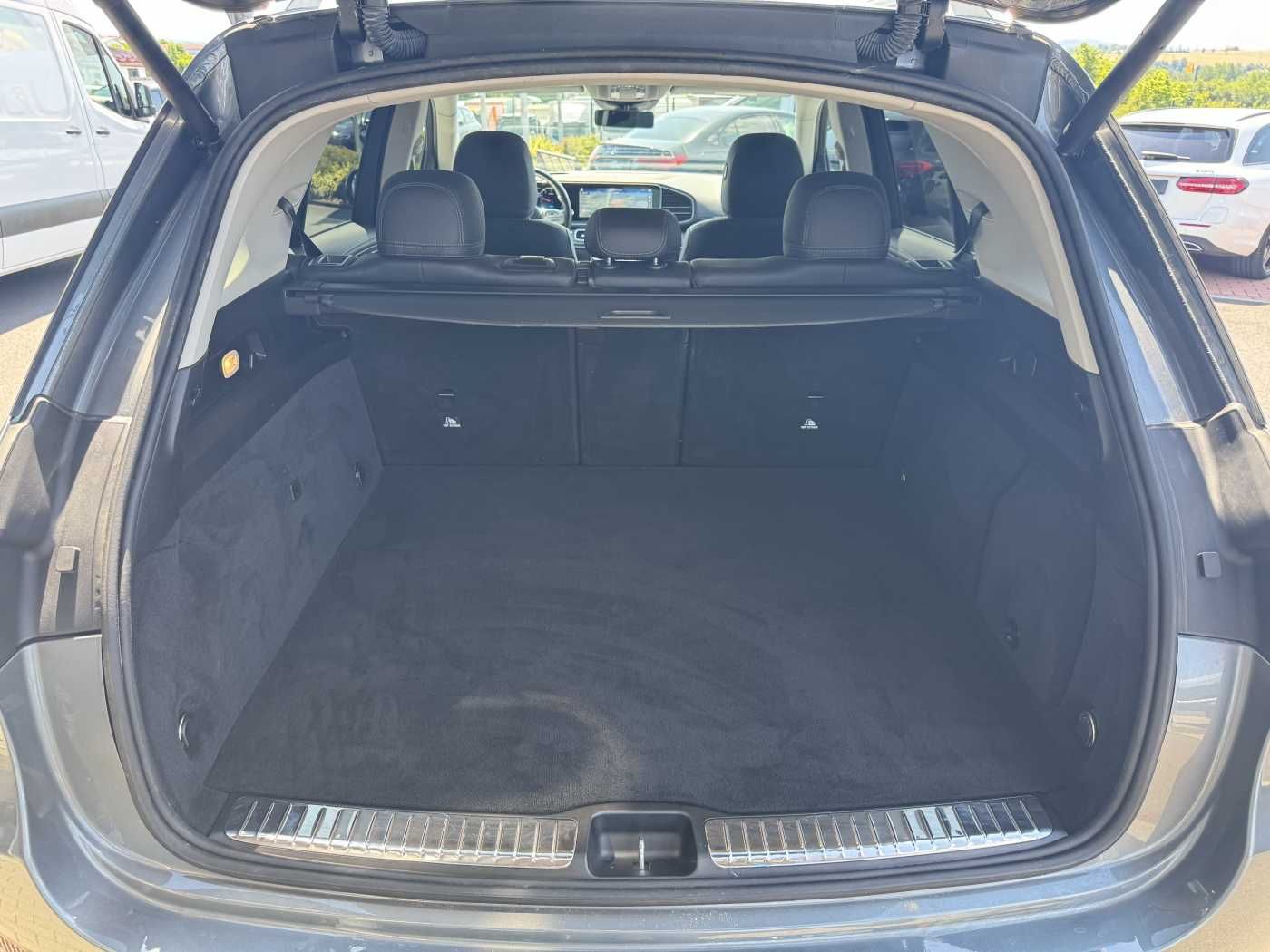 Fahrzeugabbildung Mercedes-Benz GLE 350de 4M AMG+AHK+DistrPlus+HUD+360