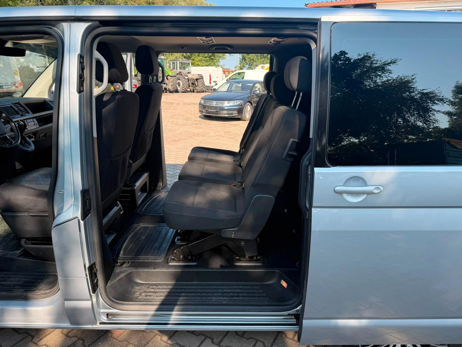 Volkswagen T6 Transporter Bus Caravelle Comfortline