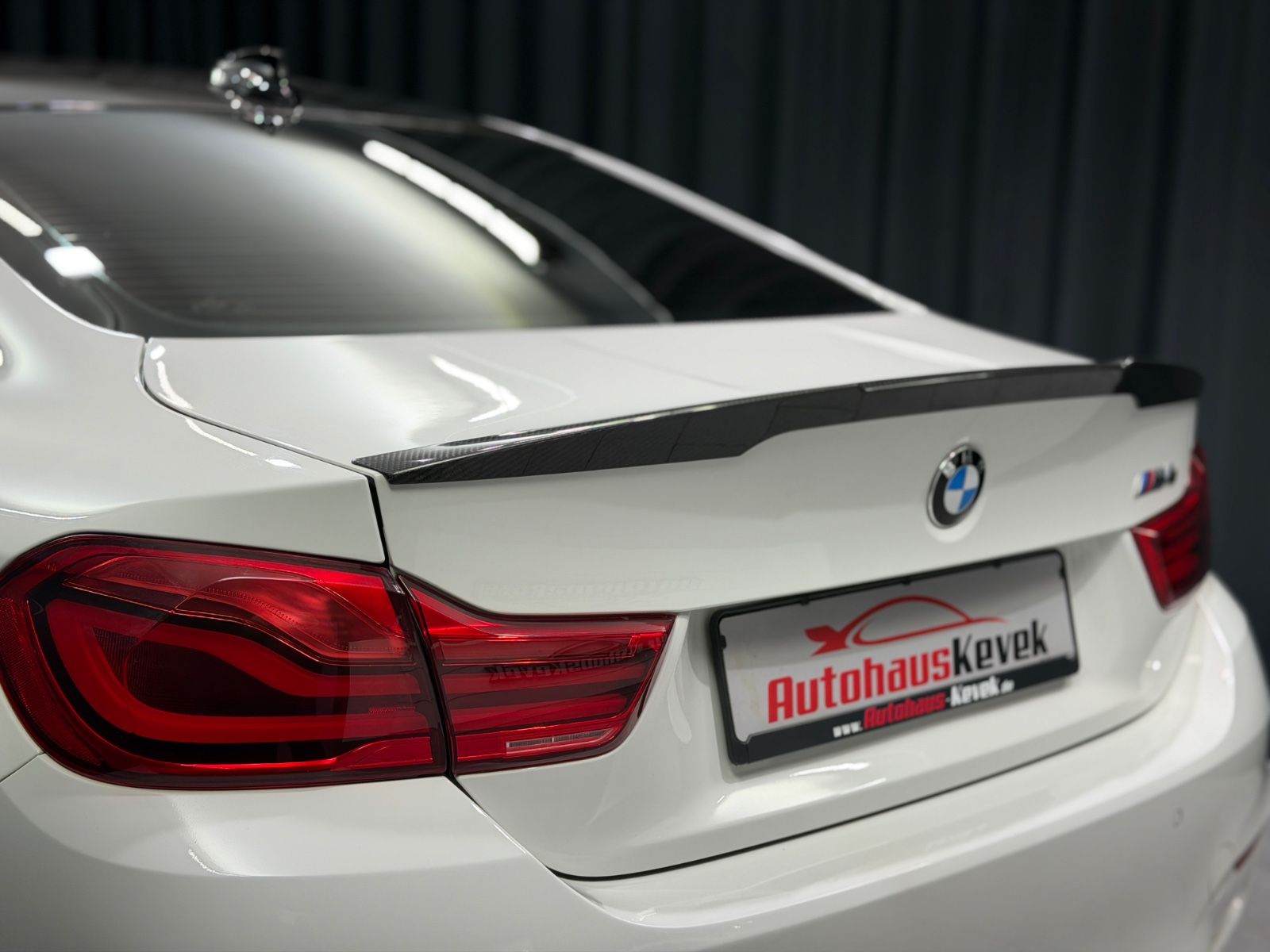 Fahrzeugabbildung BMW M4 Coupe DKG|NAVI|DEUTSCHES FAHRZEUG|LCI