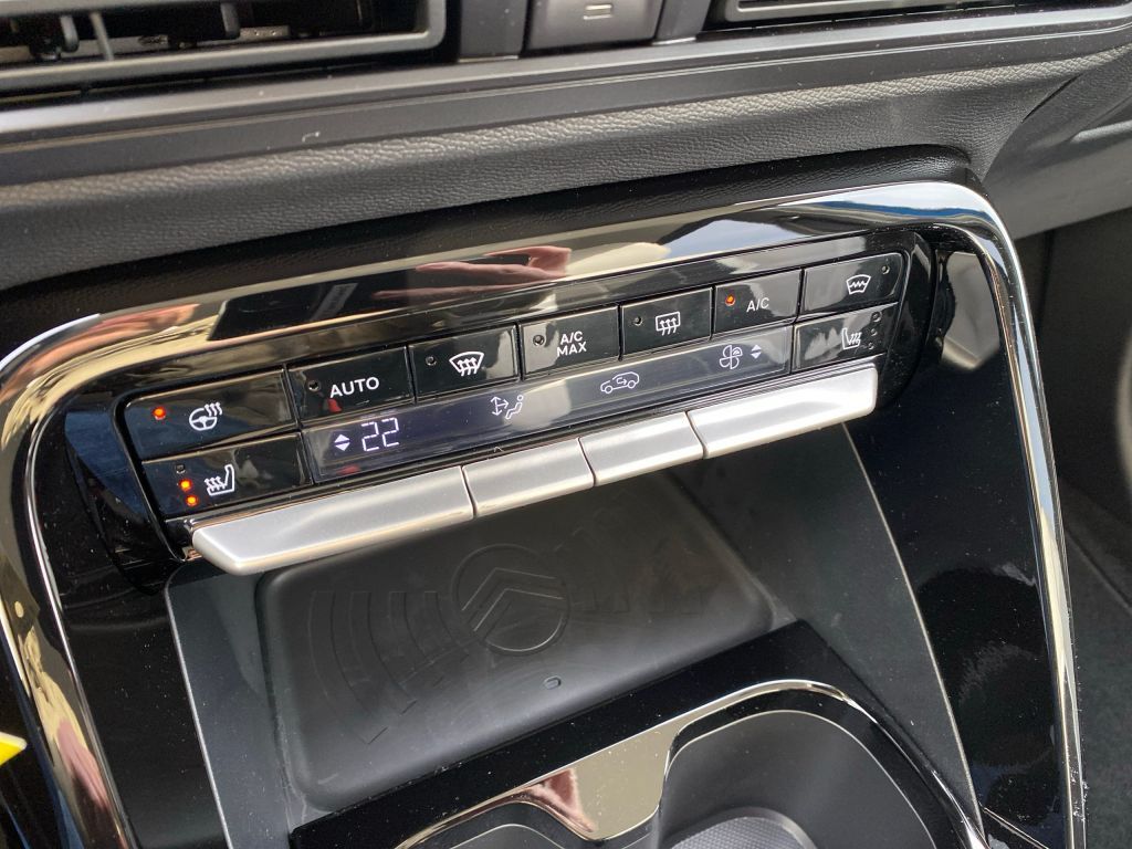 Fahrzeugabbildung Citroën C3 Turbo 100 MAX *Winter-Pak*CAM*Allwetter*Navi*