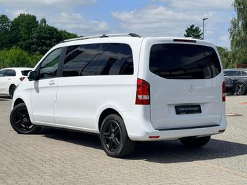 Mercedes V 220 - 3