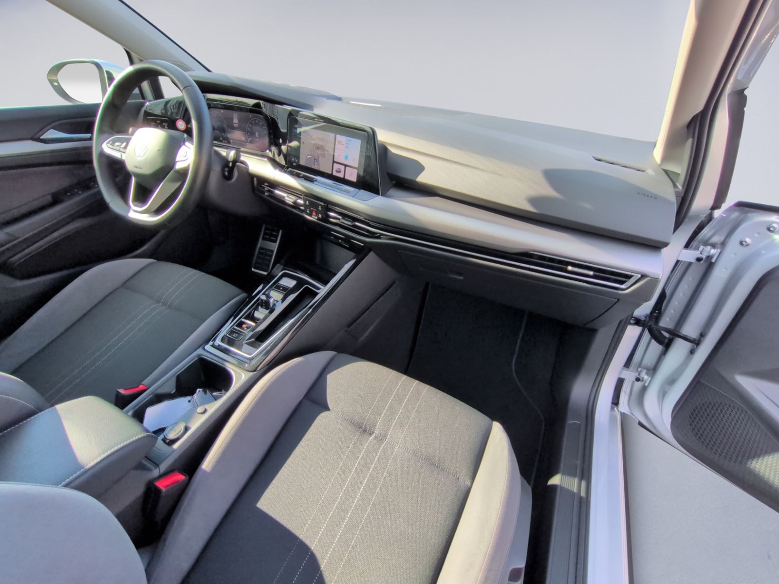 Golf VIII Alltrack 2.0 TDI DSG KAMERA+PANO+STHZ