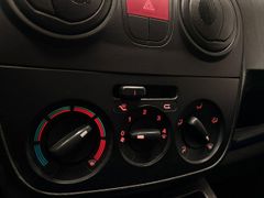 FIAT Fiorino 8-Fach USB