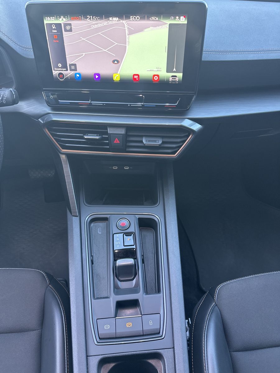 Fahrzeugabbildung CUPRA Formentor 1.4 TSI DSG e-Hybrid NAV+LED+ACC+KAM