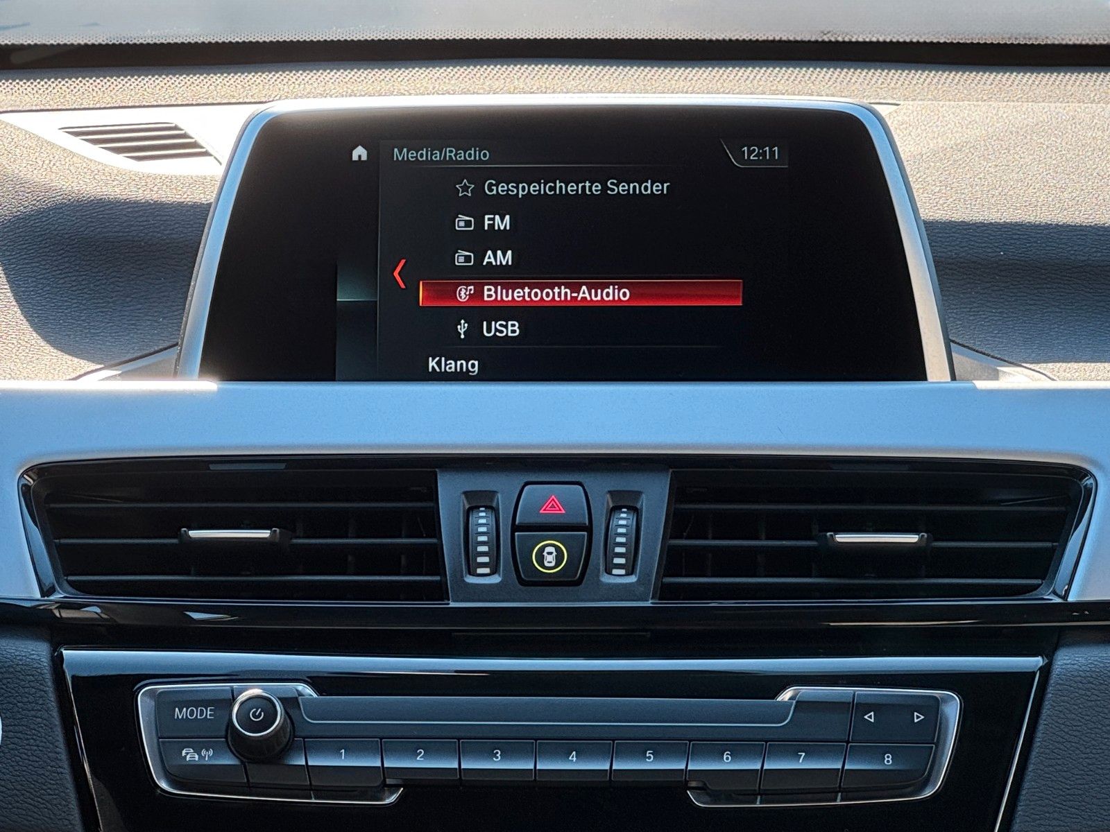 Fahrzeugabbildung BMW X1 sDrive20i Advantage Tempomat AHK PDC SHZ LED