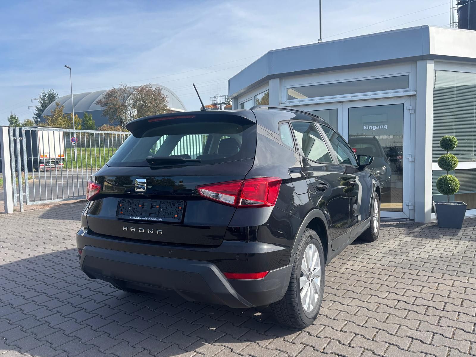 Fahrzeugabbildung SEAT Arona 1.0 TSI Style-KAMERA-SHZ-KLIMA-PDC-ALUS-