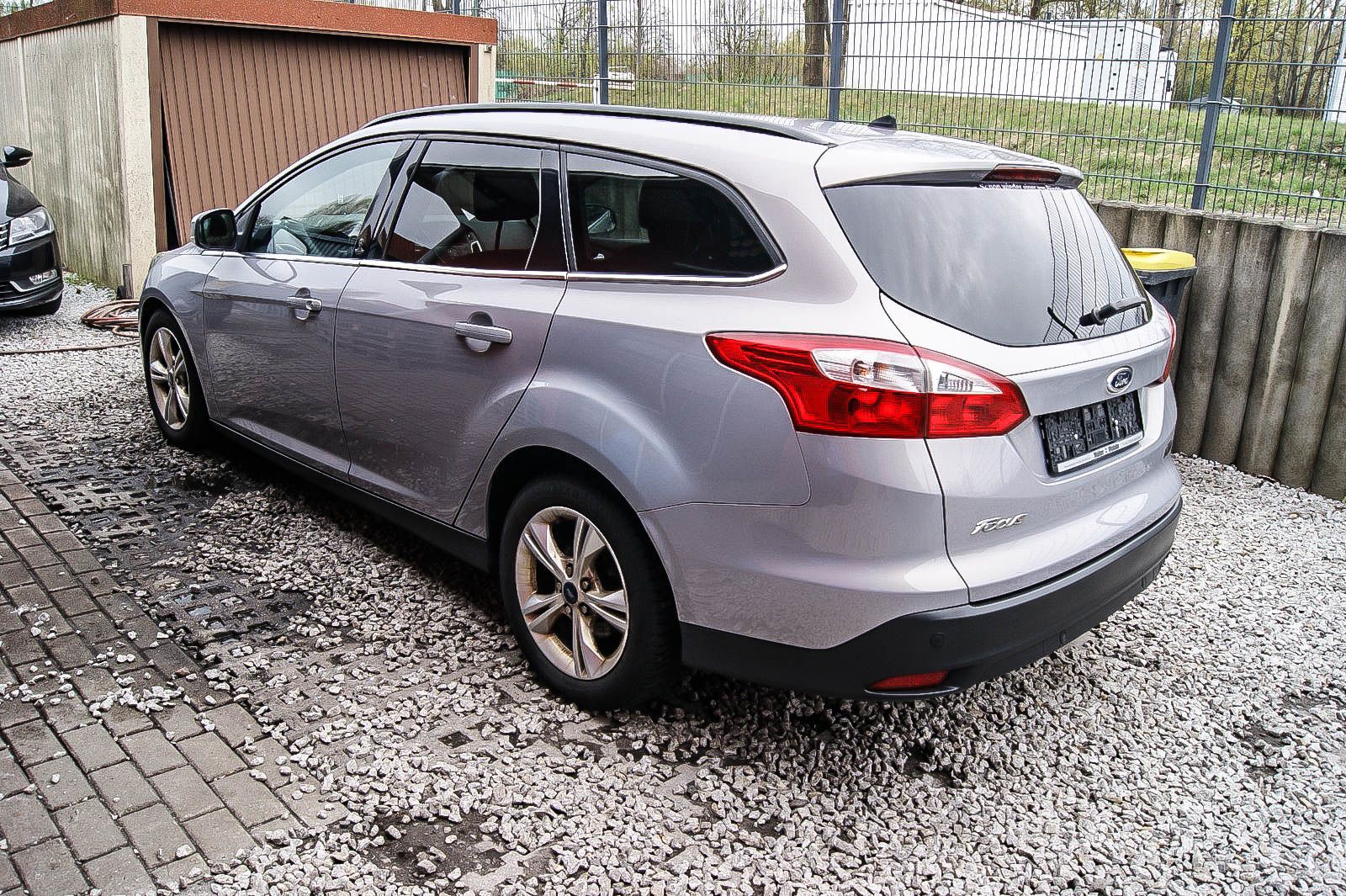 Fahrzeugabbildung Ford Focus Turnier Champions Edition AUTOMATIK