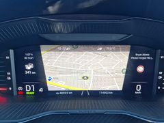 Fahrzeugabbildung Skoda Superb Combi Sportline iV Navi LED ACC AHK 360°