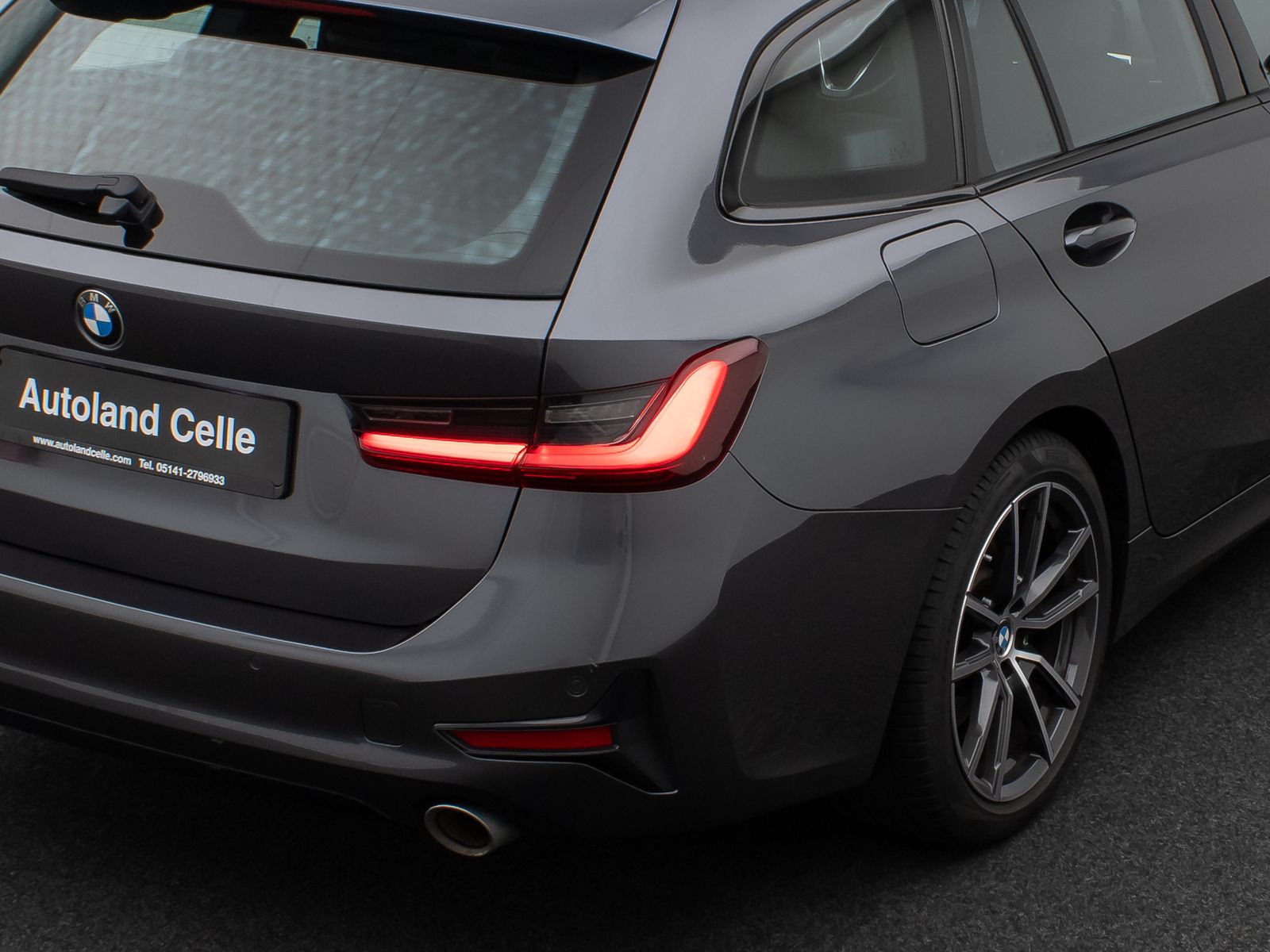 Fahrzeugabbildung BMW 330i xD SportLine DAB HiFi PDC Alarm LED M Sport