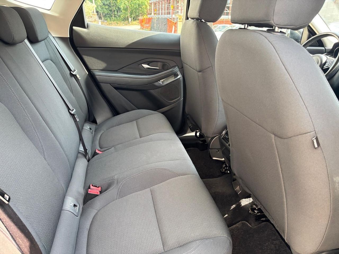 Jaguar E-Pace D 150 AWD 80.000 km imagem 3