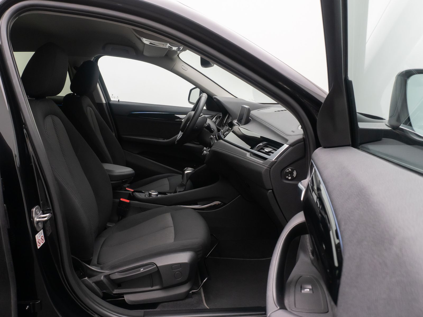 Fahrzeugabbildung BMW X2 xD25e Kamera DAB LED Parkassistent Navi Sport
