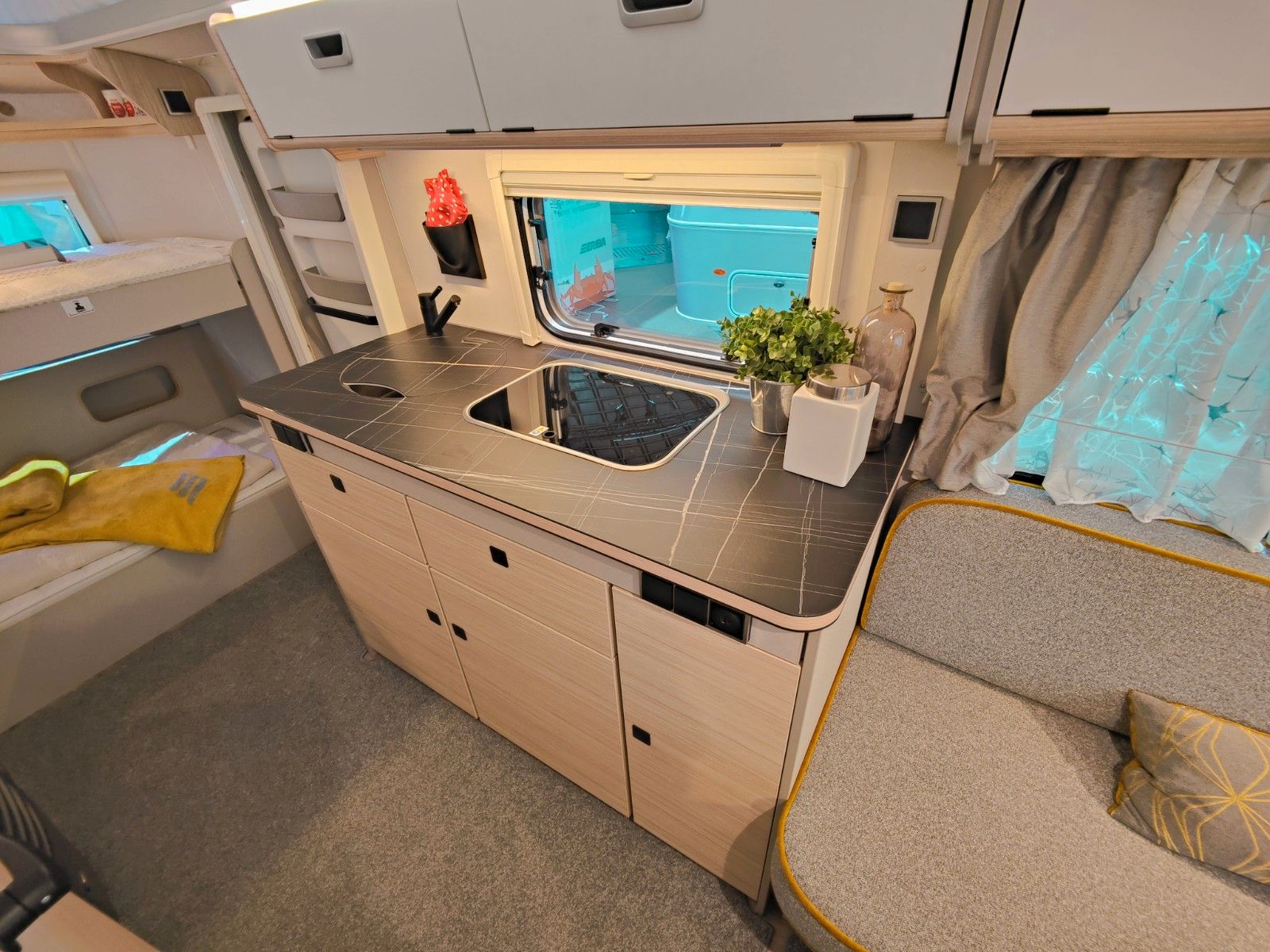 Fahrzeugabbildung HYMER / ERIBA / HYMERCAR Touring 560 Legend Urban 2026