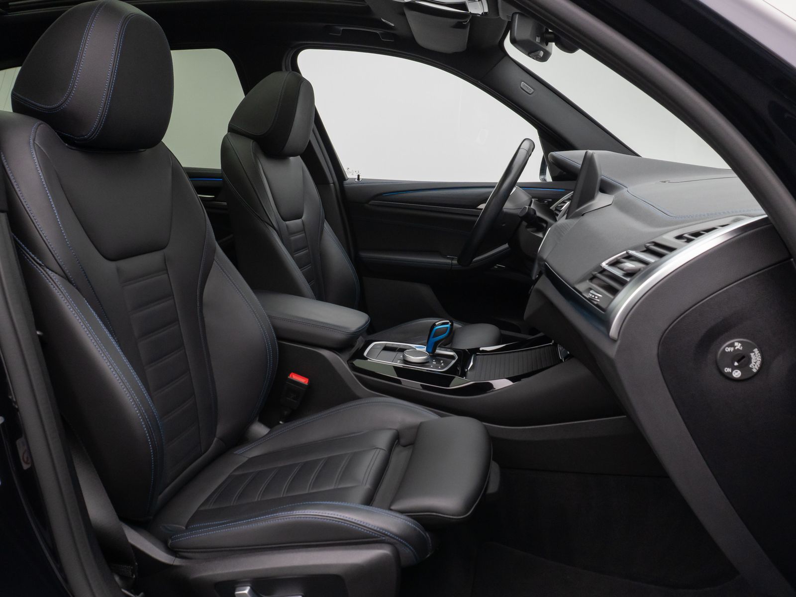 Fahrzeugabbildung BMW iX3 Impressive M Sport Panorama 360°HUD DAB H/K