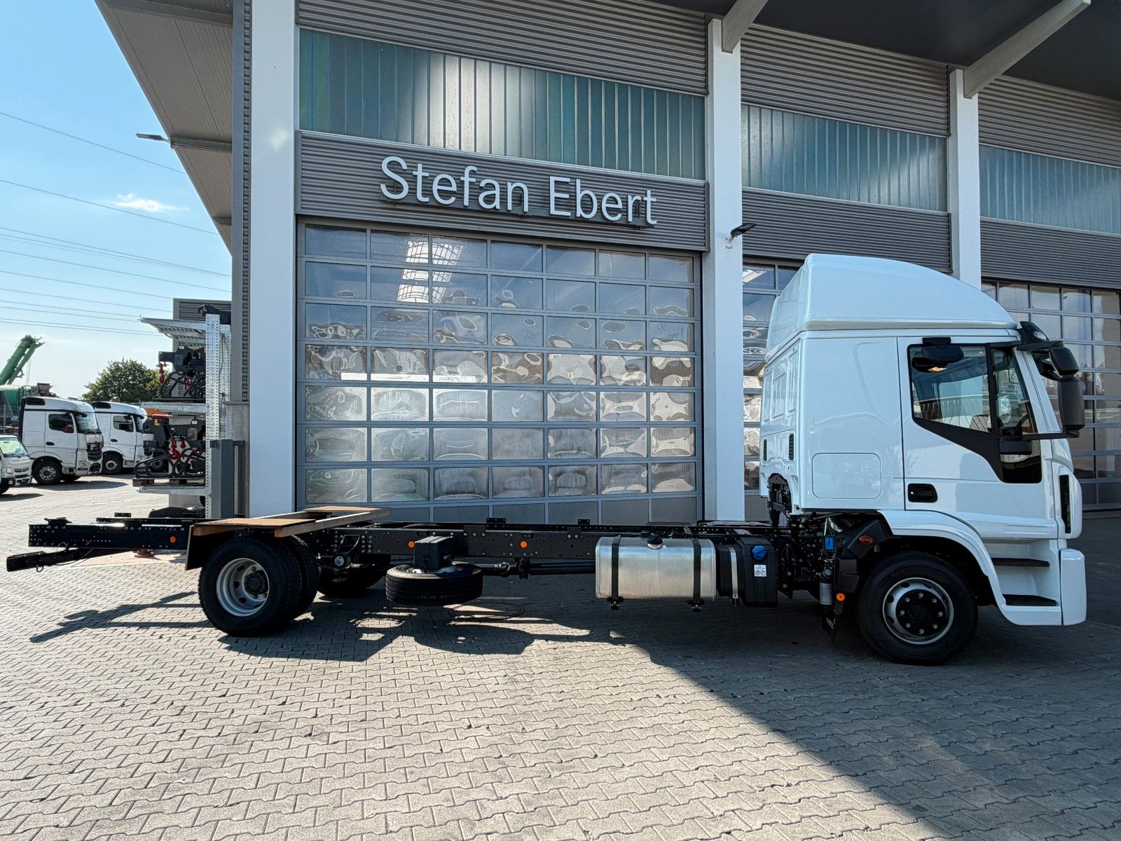 Fahrzeugabbildung Iveco Eurocargo ML140E28/P Bett AHK Klima Standheizung