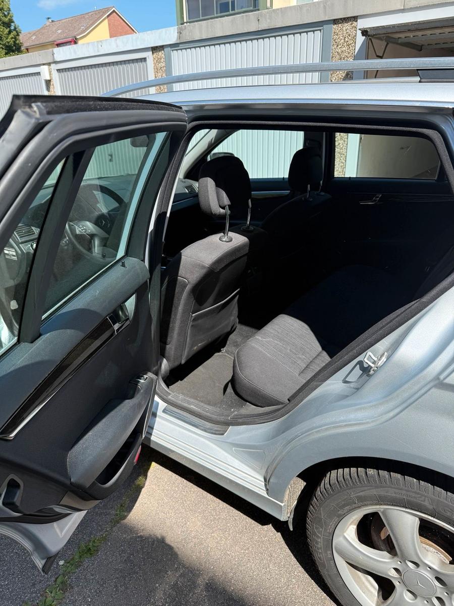 Mercedes-Benz C220 2008 — photo 11