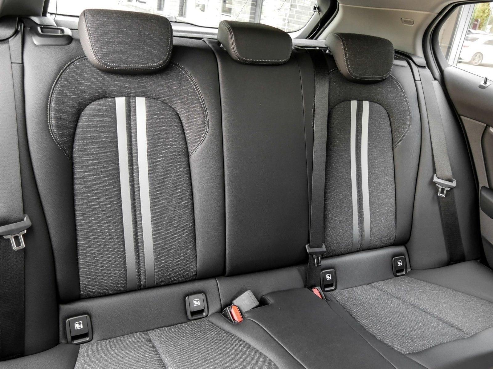 BMW 118i PANO NAVI LED PDC V+H DAB Tempomat Klima