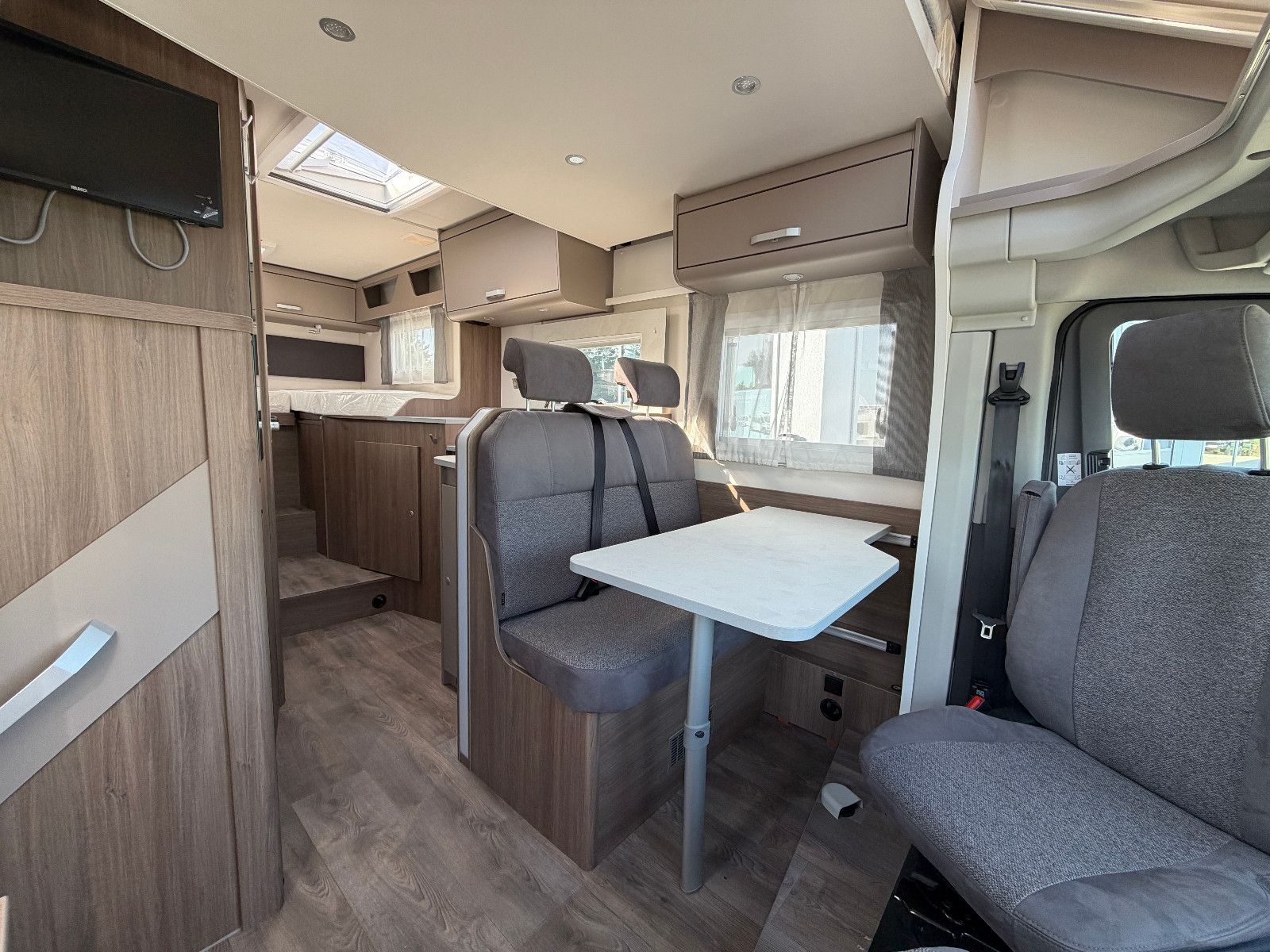 Fahrzeugabbildung Carado T338 Edition 26  - Sie paren über 12.000€
