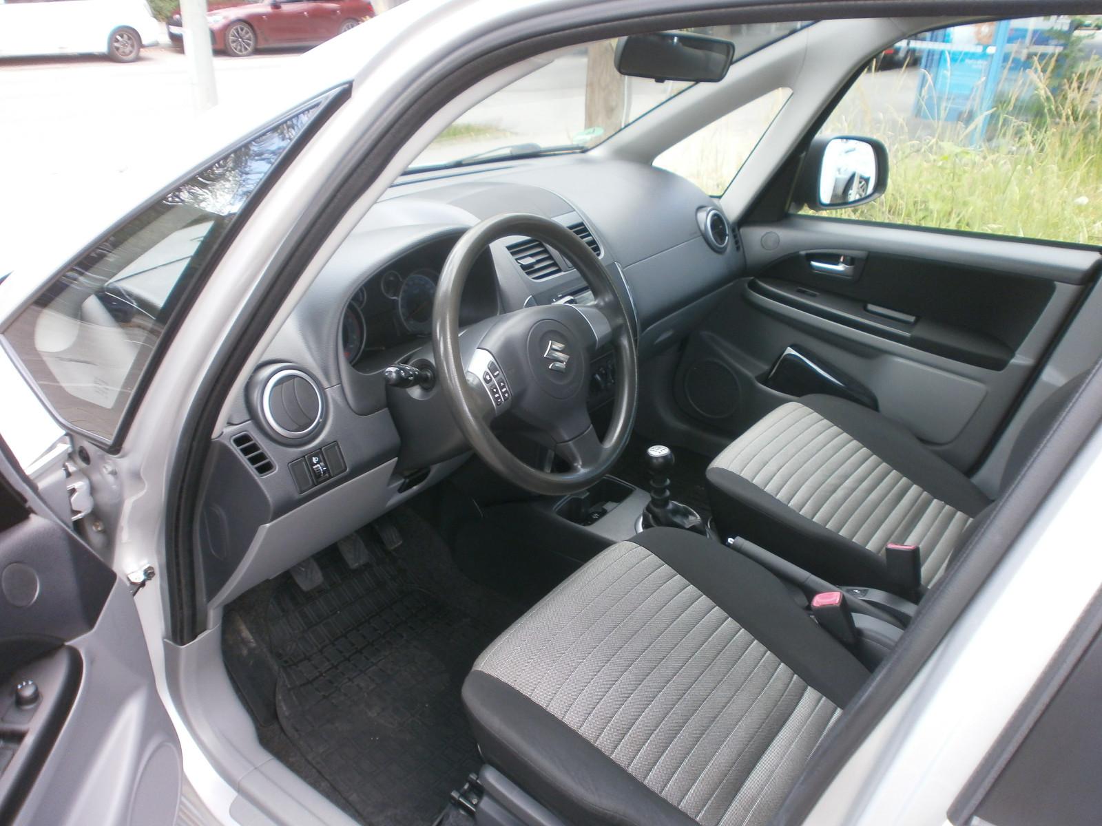 Suzuki SX4 Club