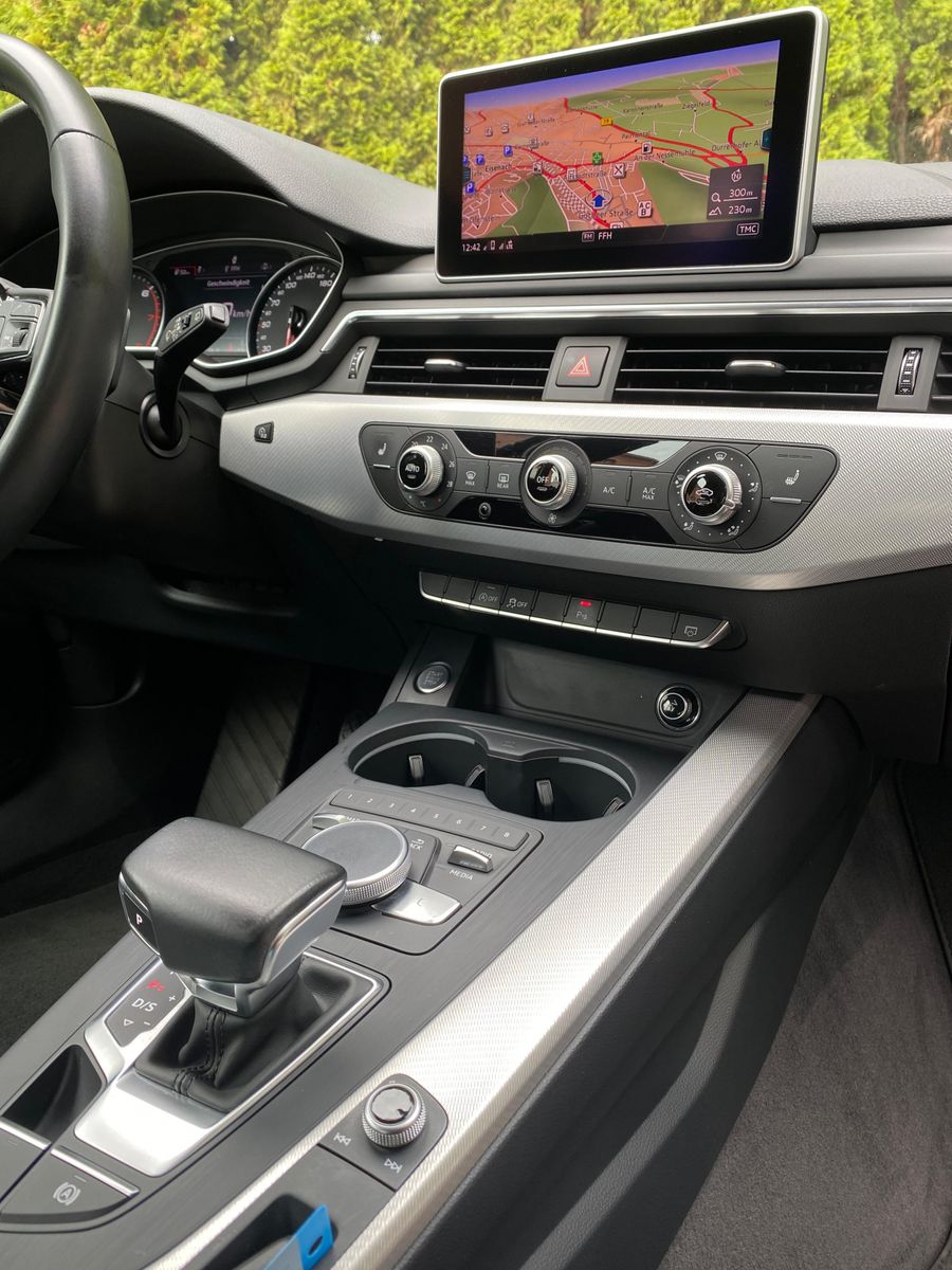 Fahrzeugabbildung Audi A4 1.4 TFSI Aut. S-LINE SPORT NAV+LED+SHZ+TEMP+