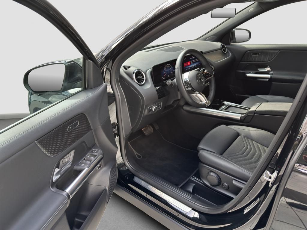 Fahrzeugabbildung Mercedes-Benz GLA 200 d LED*ParkAss*SpurH*el.Heck*PDC*RFK*AHK