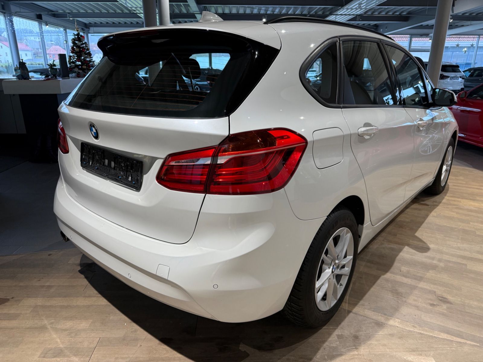 Fahrzeugabbildung BMW 218i Active Tourer *Navi*LED*Parkassis.*Komfortz