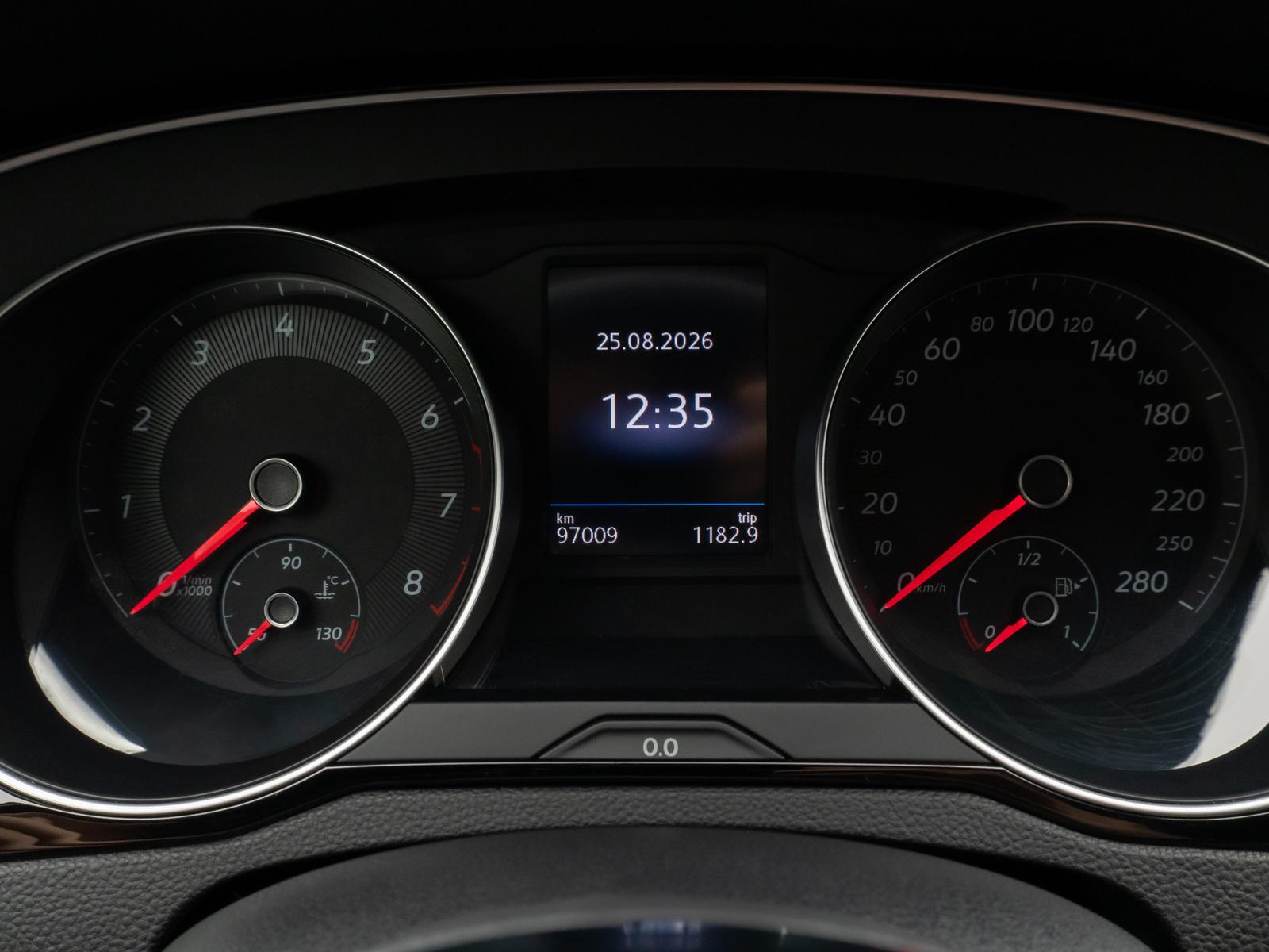 Volkswagen Arteon R-Line Kamera Fernlichtassist ACC 8Fach