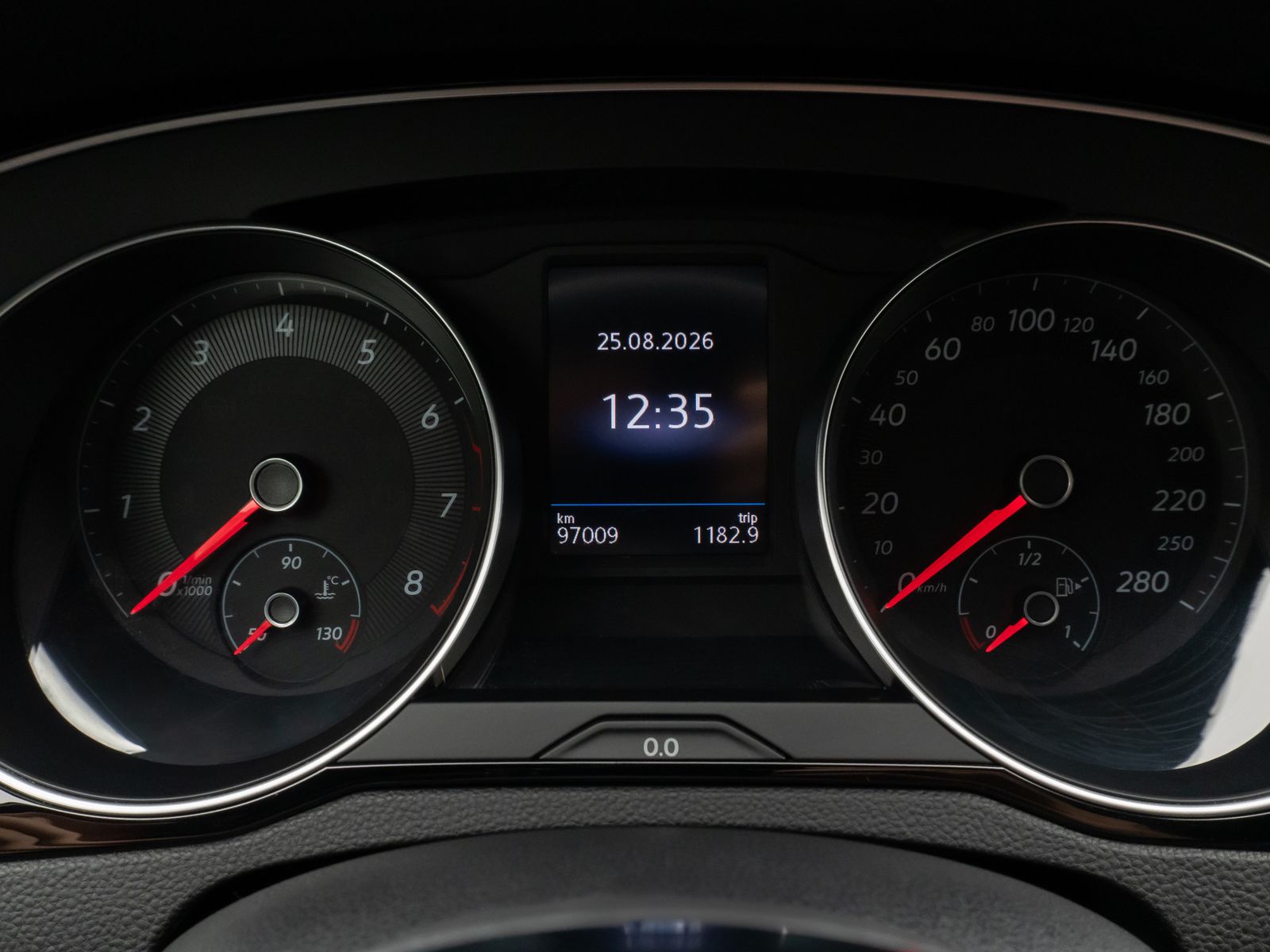 Fahrzeugabbildung Volkswagen Arteon R-Line Kamera Fernlichtassist ACC 8Fach