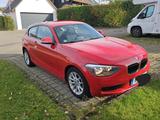 BMW 114i - Lim. Sport Paket Parktr. Klima - rote BMW 114