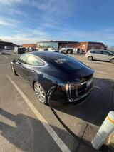 Tesla Model S P85 PERFORMANCE - mit Elektro-Antrieb: Sportwagen