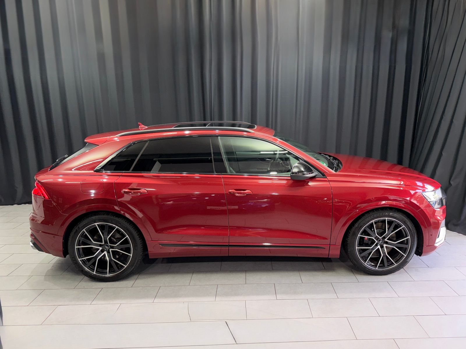 Fahrzeugabbildung Audi SQ8 4.0 TDI quattro|3D BANG&OLUFSEN|RS-SITZE|AHK