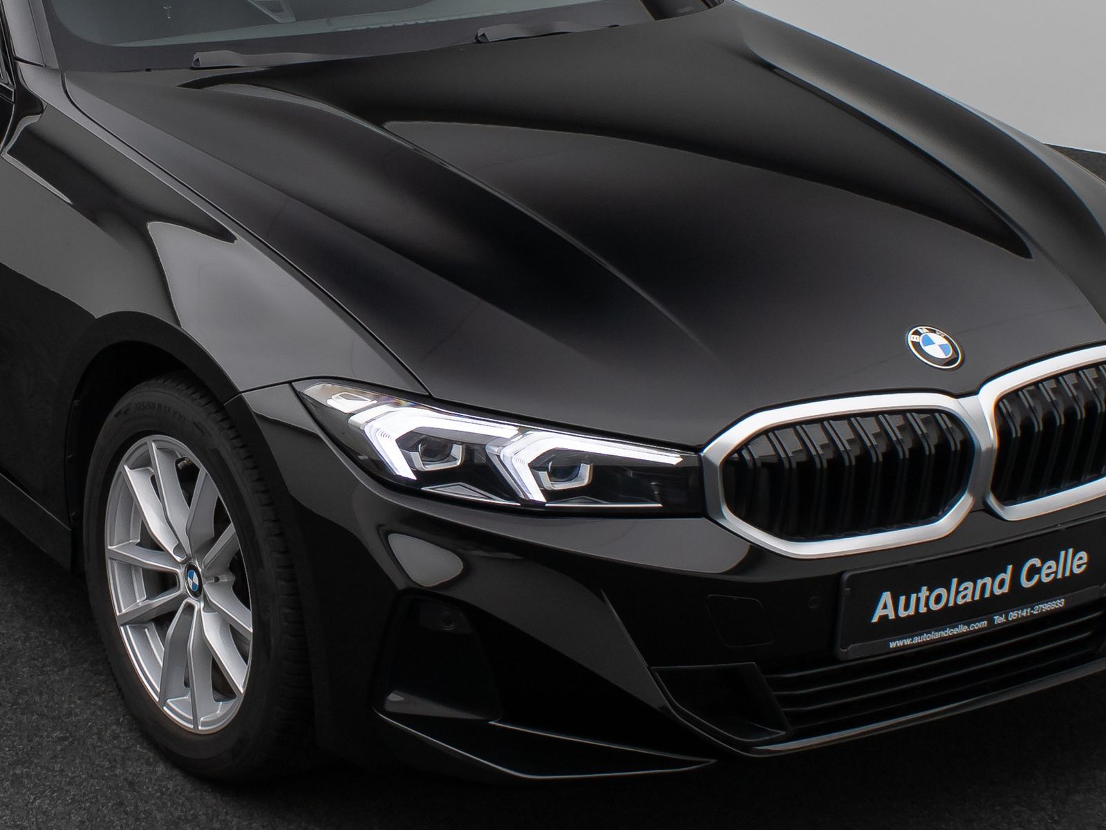 Fahrzeugabbildung BMW 318i DAB PDC Widscreen Geschwindigkeitsreg LED