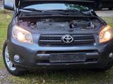 Toyota RAV 4 2.2-l-D-4D 4x4 - - Toyota RAV 4 Gebrauchtwagen in Wuppertal