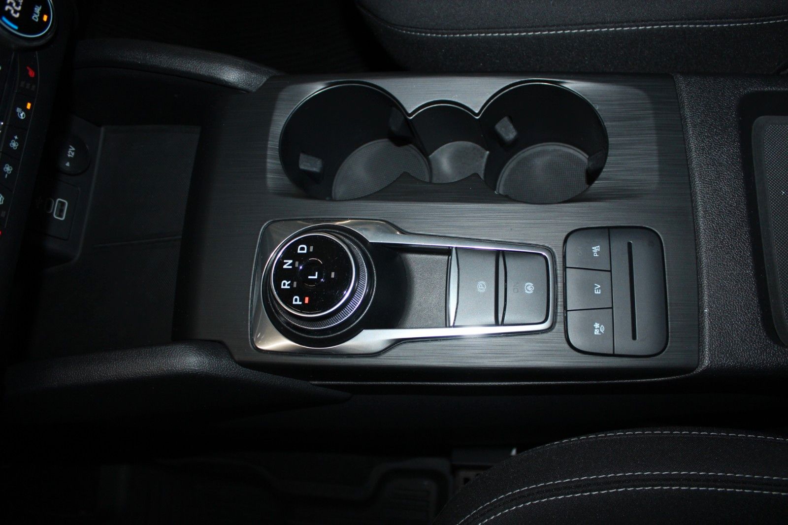 Fahrzeugabbildung Ford Kuga PHEV Aut. Cool&Connect + Winter Paket