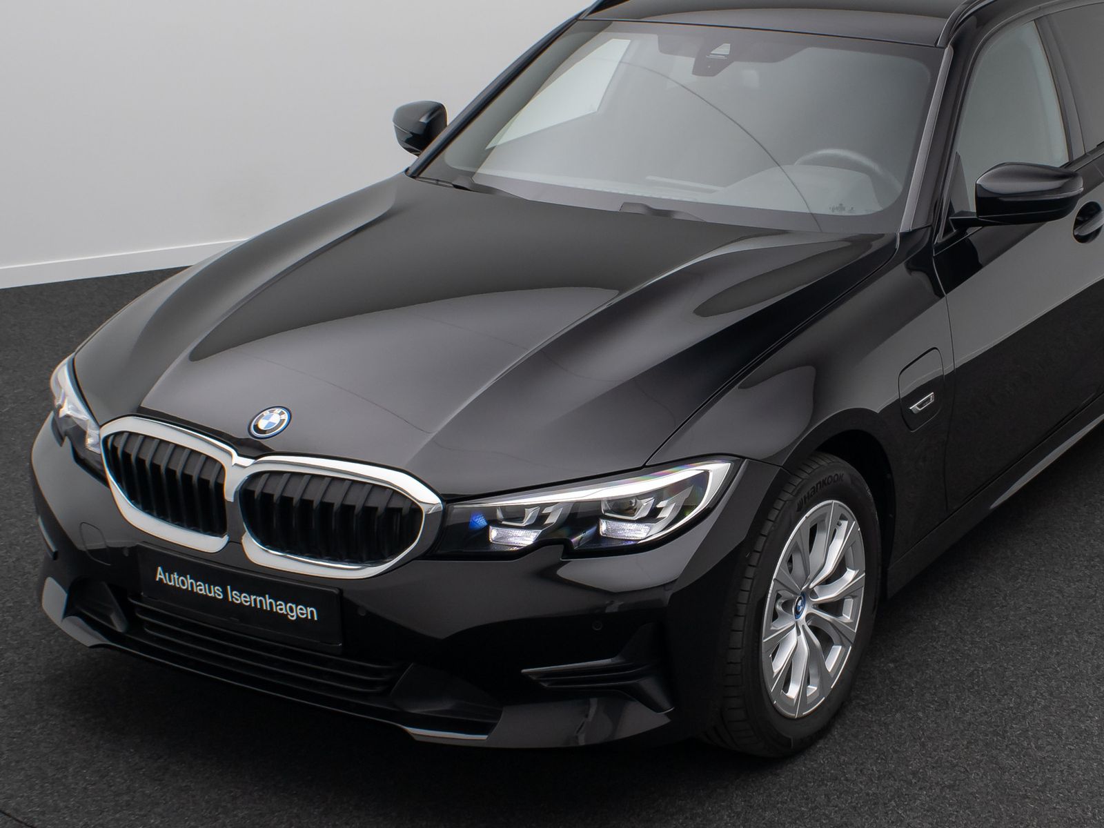 Fahrzeugabbildung BMW 320e Kamera HiFi DAB Alarm AHK Geschwindigkeitsr