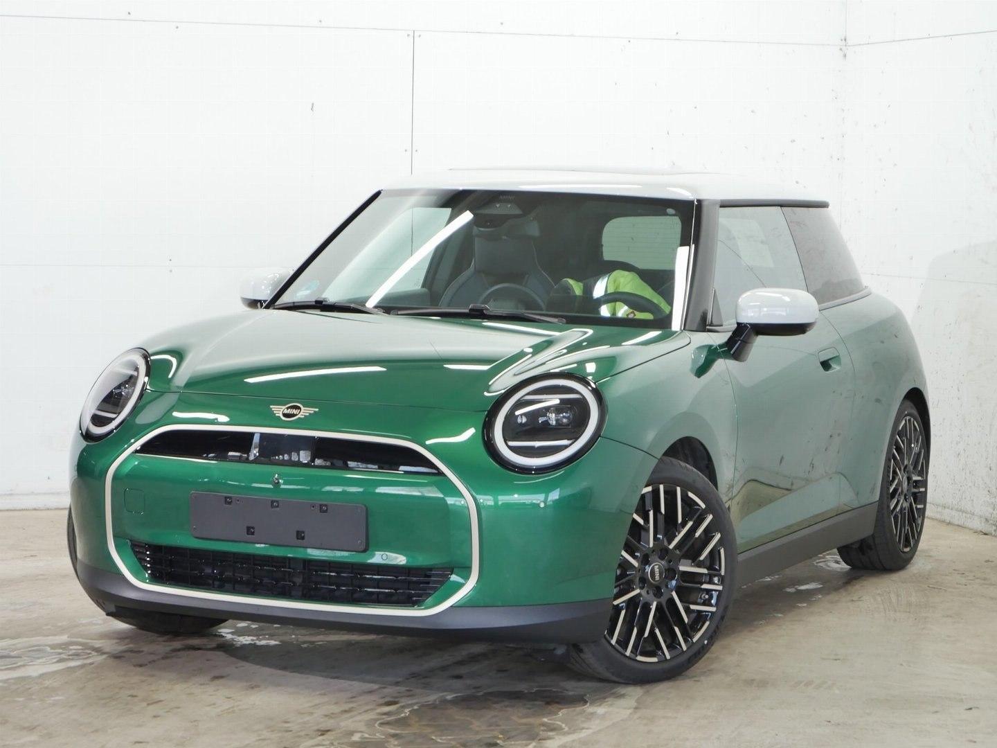 MINI Cooper E Favoured L 18" Pano H&K 1,49%
