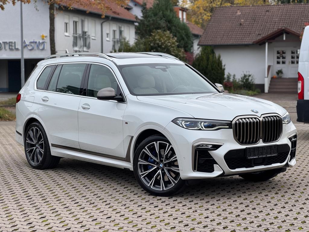 BMW X7 M50