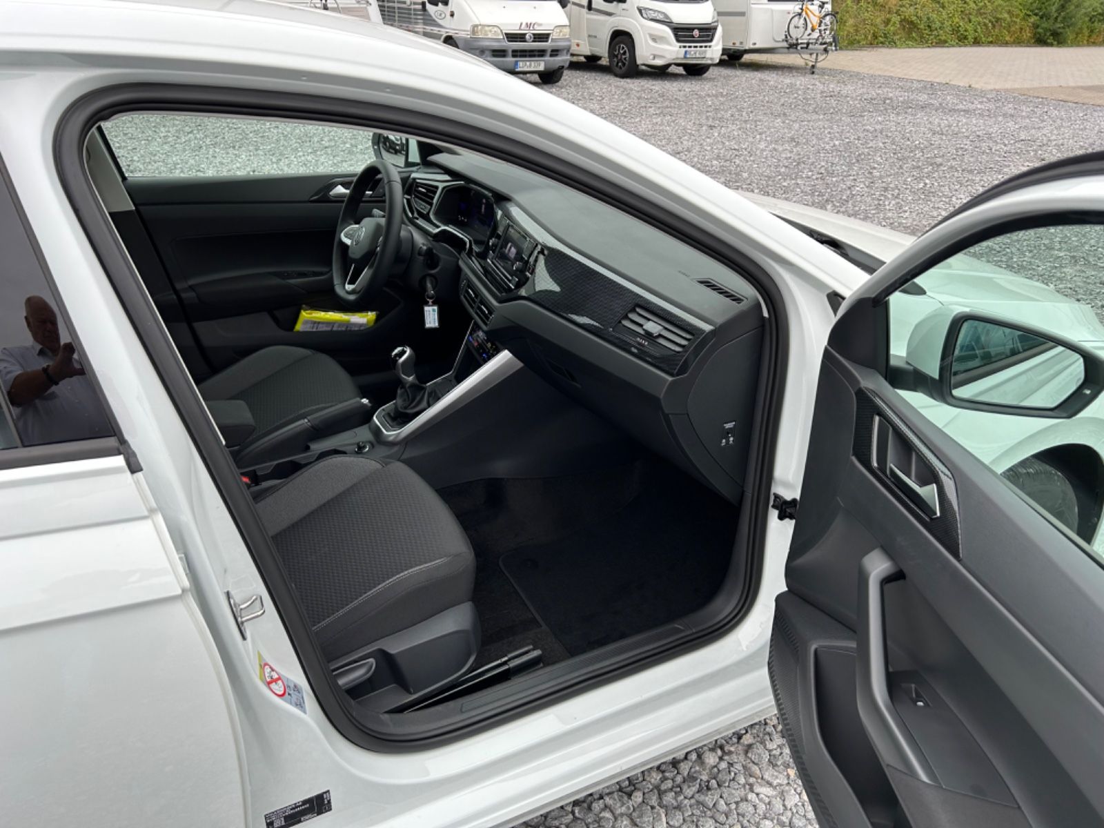 Fahrzeugabbildung Volkswagen Polo VI Life 1.0 TSI Limited RFK SHZ Garantie !