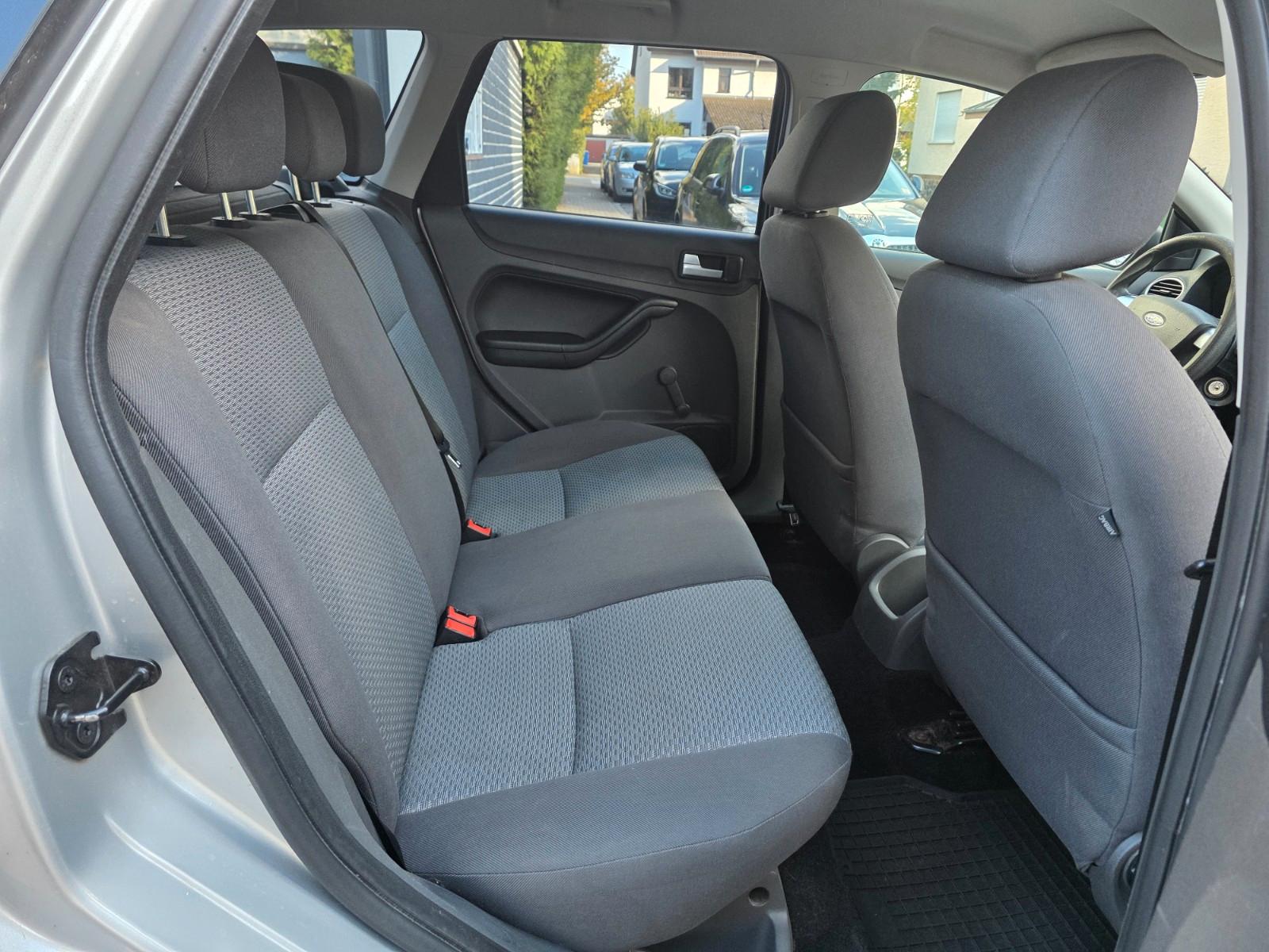 Ford Focus 2006 — photo 9
