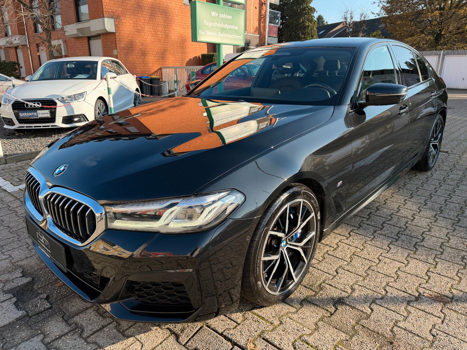 Fahrzeugabbildung BMW 530 d xDrive M SPORTPAKET STANDHEIZUNG KAMERA