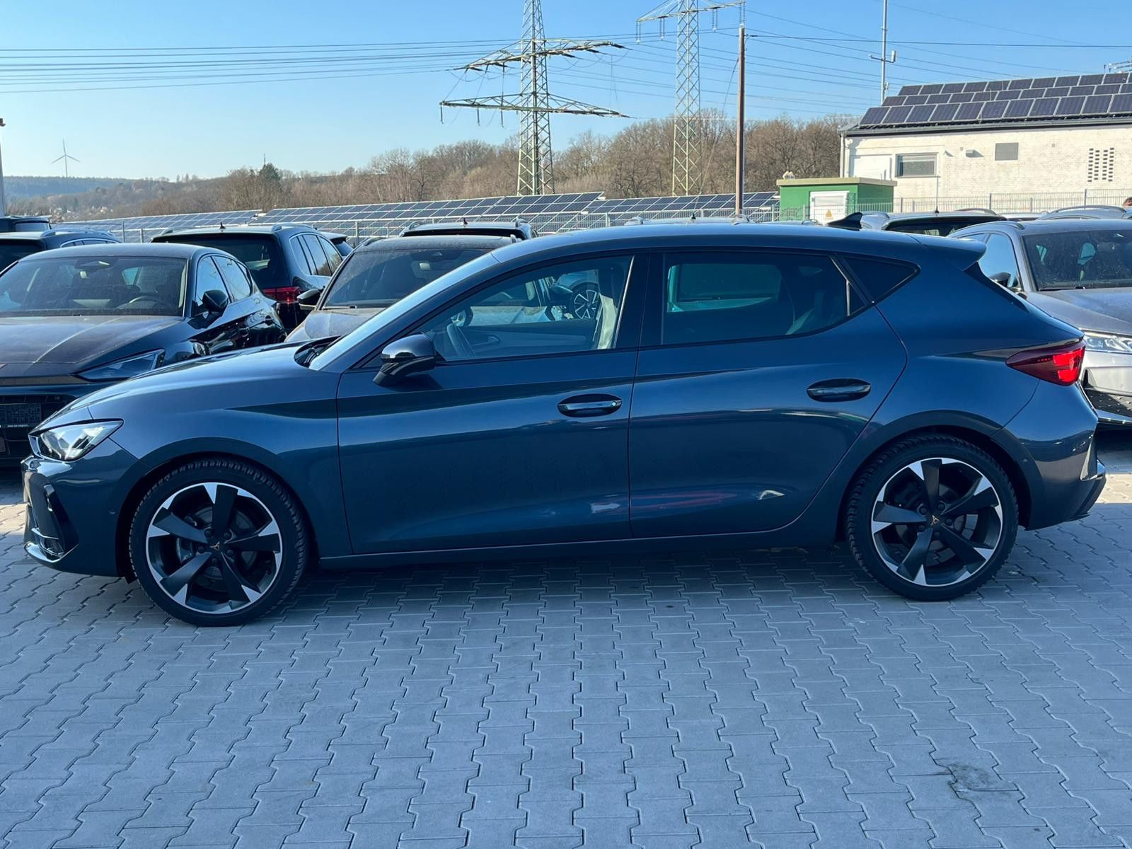 Fahrzeugabbildung CUPRA Leon 2.0 TDI MATRIX*Dinamica*Sennheiser*Int.DRIV