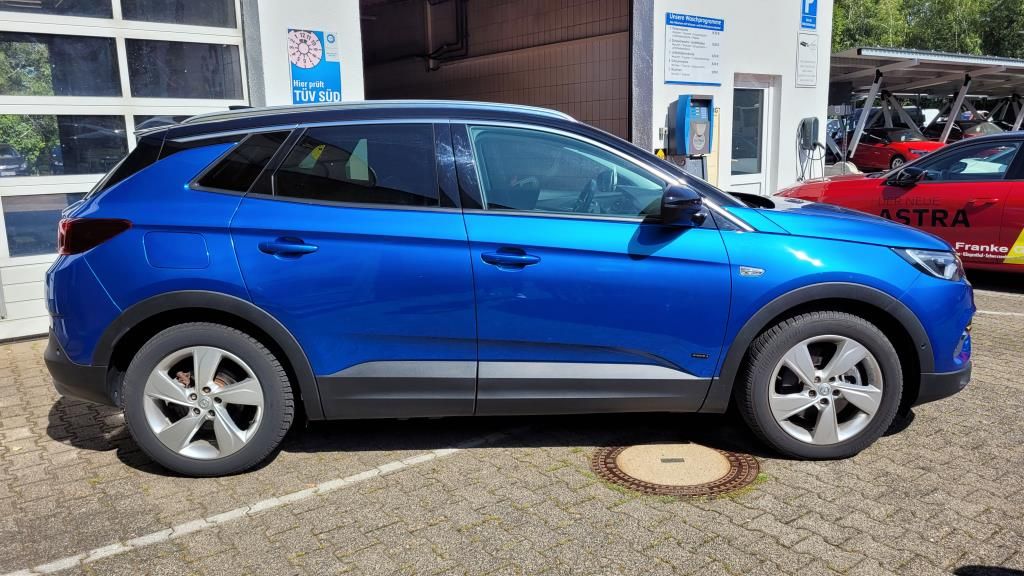 Autohaus Zimpel -  Opel Grandland X 1.6T PHEV 300PS Allrad+Navi+Sitzhzg. - Bild 3 Autohaus Zimpel -  Opel Grandland X 1.6T PHEV 300PS Allrad+Navi+Sitzhzg. - Bild 3