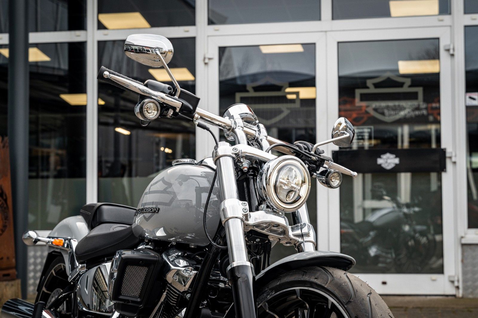 Fahrzeugabbildung Harley-Davidson BREAKOUT FXBR 117 ci - MY25 - Sofort Verfügbar