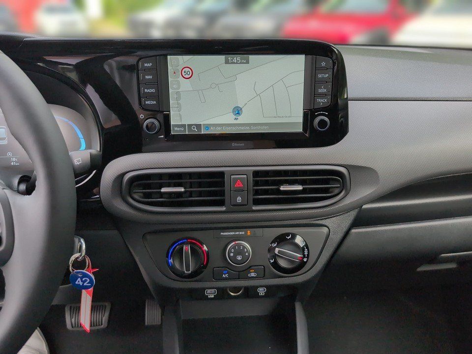 Fahrzeugabbildung Hyundai i10 1.0 (FL) TREND AUT++NAVI++KLIMA++CARPLAY++BT
