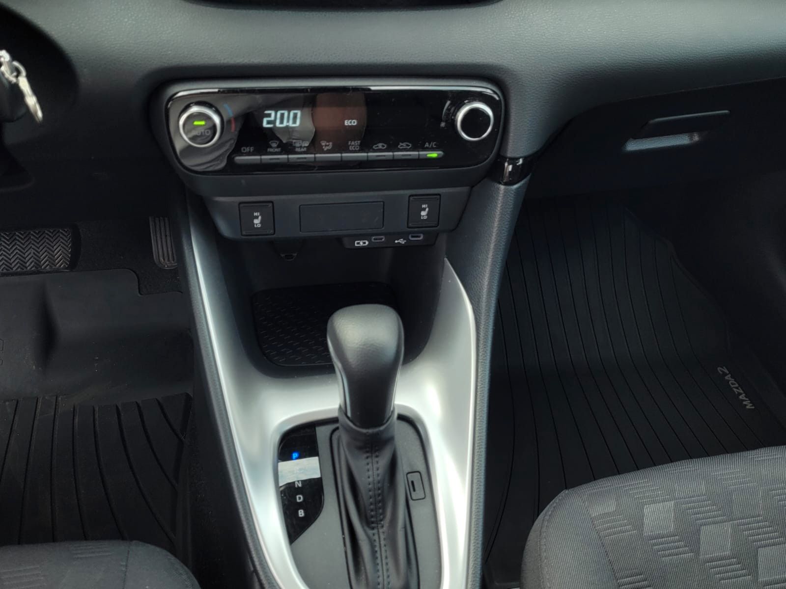 Mazda 2 (06/2026, Hybrid (Benzin/Elektro))