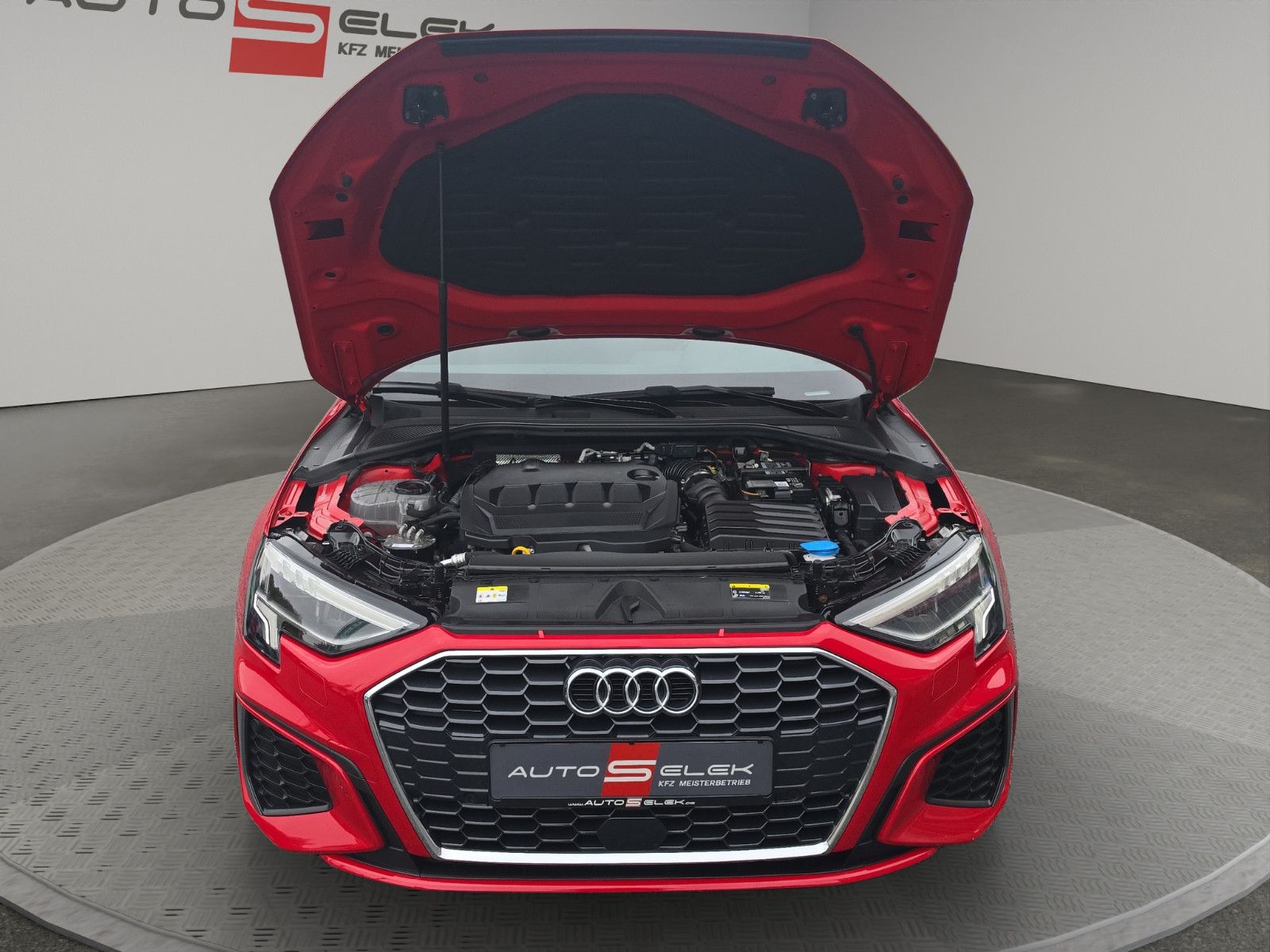 Fahrzeugabbildung Audi A3 Sportback 30 TDI S line LED AHK Kamera