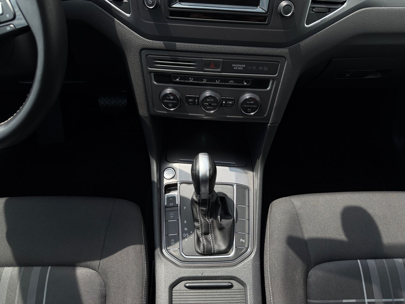 Fahrzeugabbildung Volkswagen Golf Sportsvan Golf VII Sportsvan 1.4 TSI BMT Lo