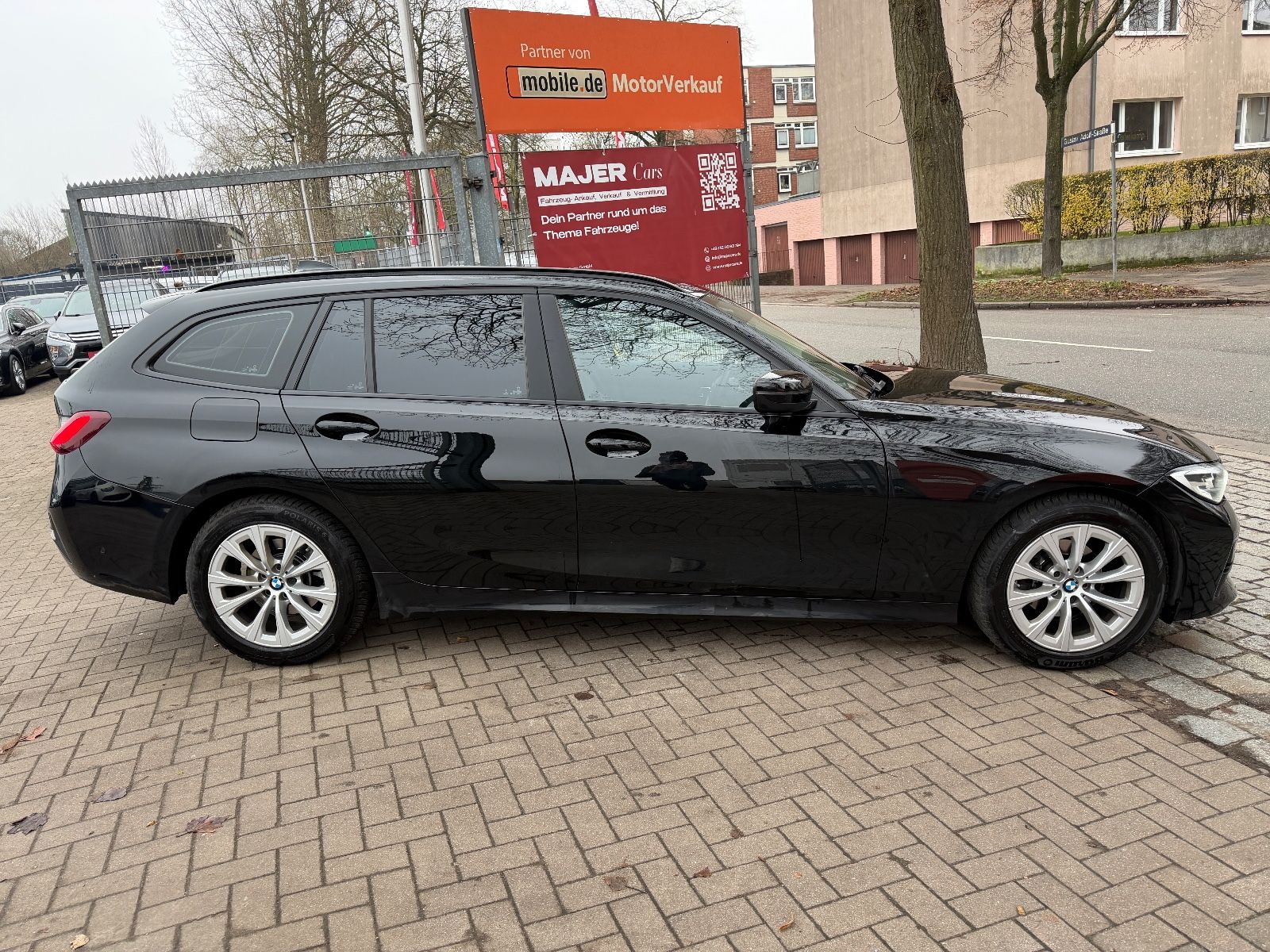 Fahrzeugabbildung BMW 318 3 Touring*LEDER*TEMPO*LED*APPLECAR*KAMERA*