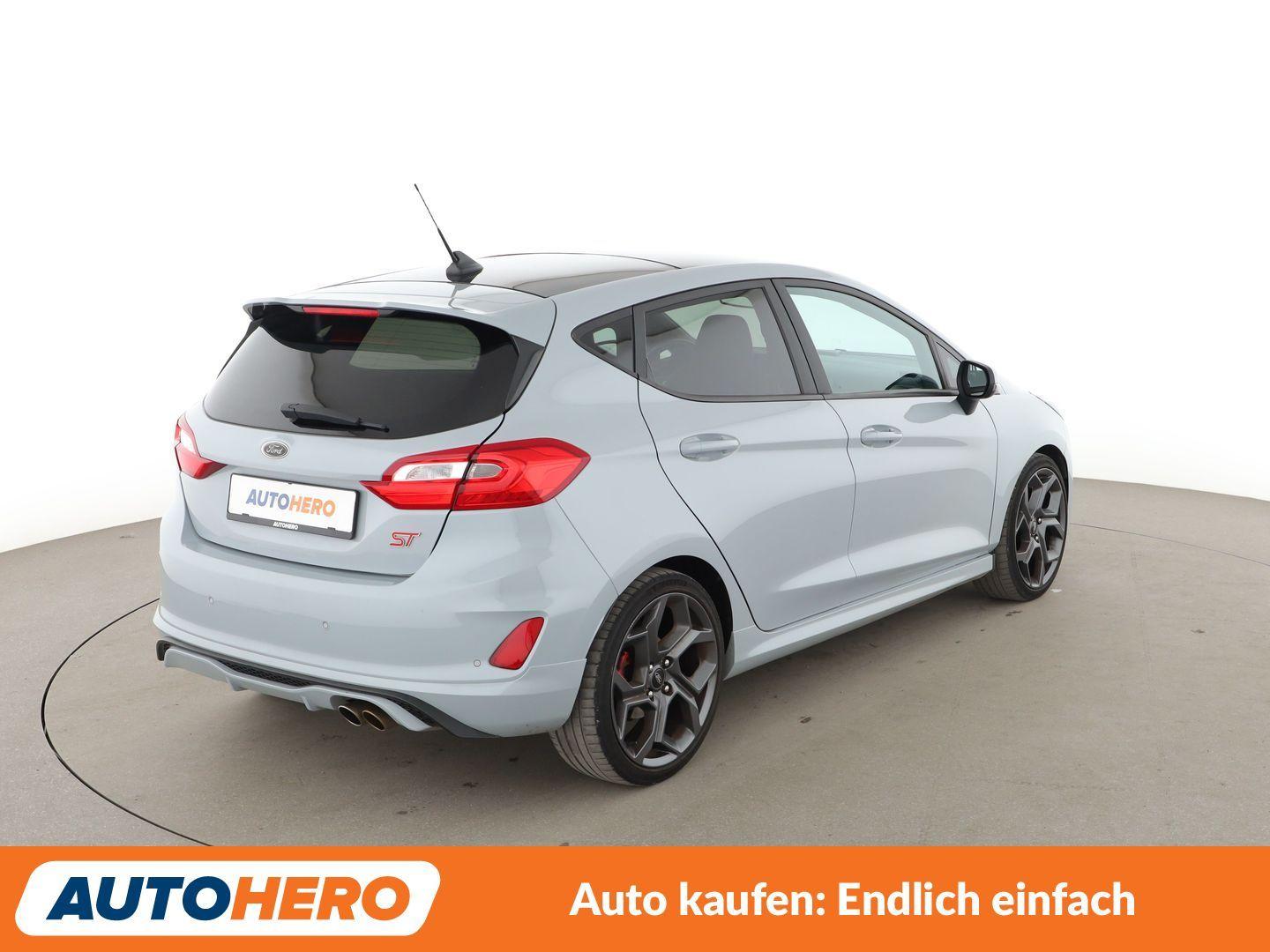 Ford Fiesta 1.5 EcoBoost ST *NAVI*LED*TEMPO*PDC*PANO*