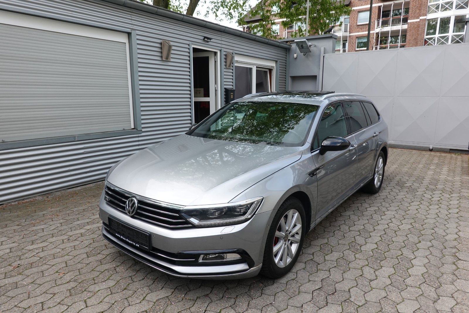VW Passat Variant Highline Pano Voll Leder LED AHK